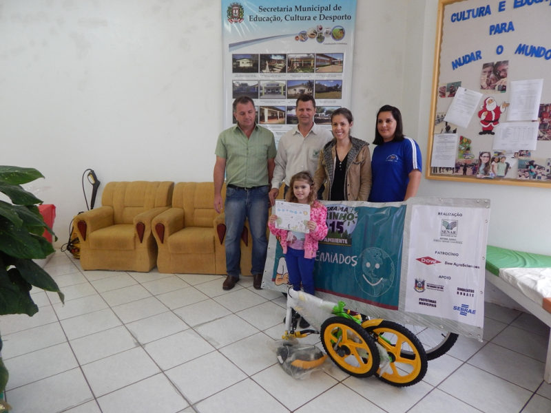 Alunas recebem premiação do Programa AGRINHO!